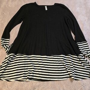 Zenana Outfitters Black Top